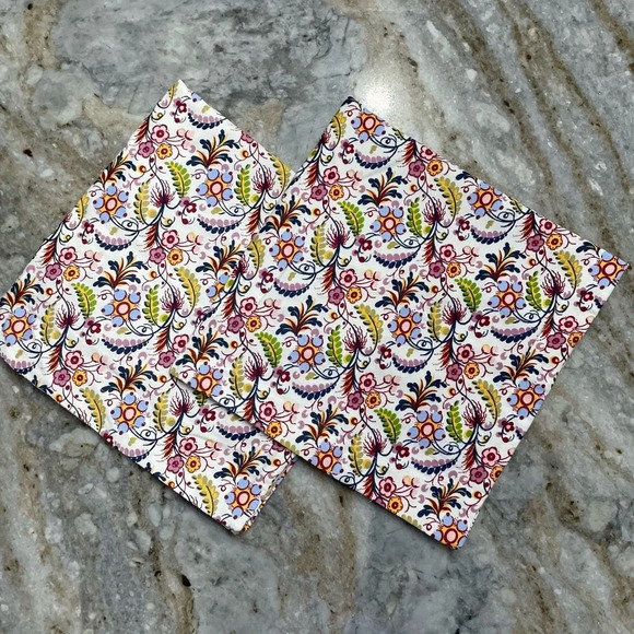 IKEA Alvine Gava Floral Throw Pillow Covers, 20x20 Set of Two - Picture 7 of 8